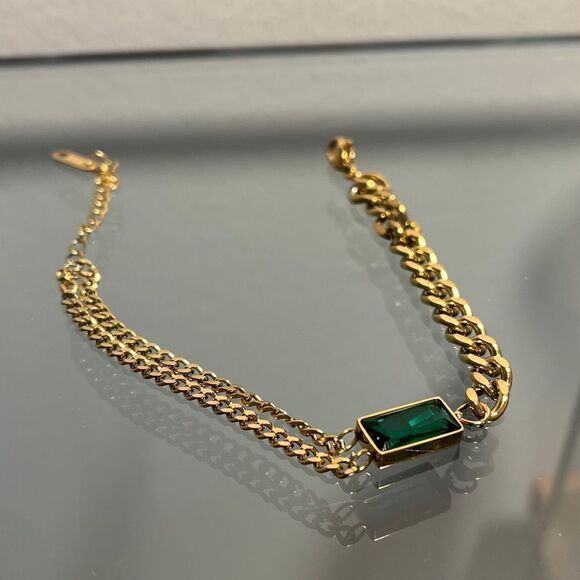 The Champion Bracelet 18K Gold Plated Link Chain w/ Green Gemstone - Picture 10 of 11